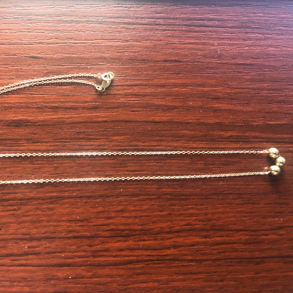 Pretty 14k gold necklace.